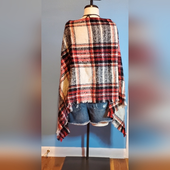 Cozy Poncho - Picture 3 of 5